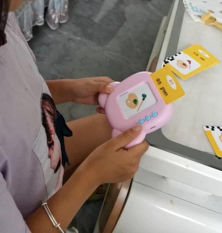 超级实用的儿童益智插卡早教机