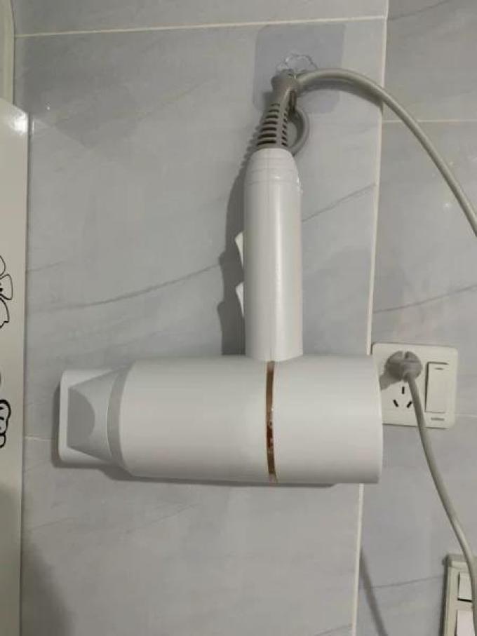 闪格电吹风