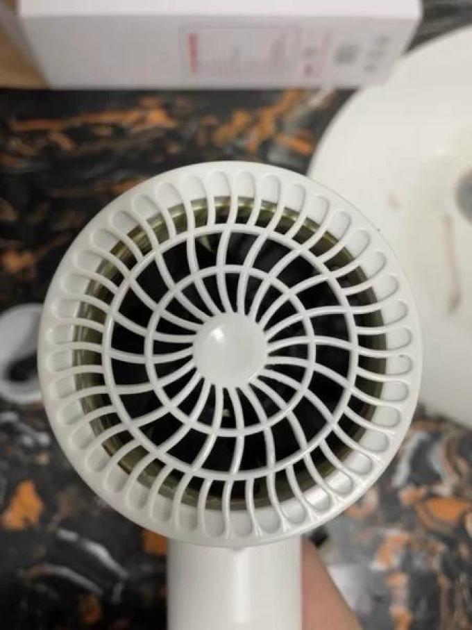 闪格电吹风