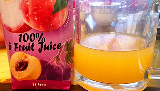 5种水果混合的果汁，味得多怪啊