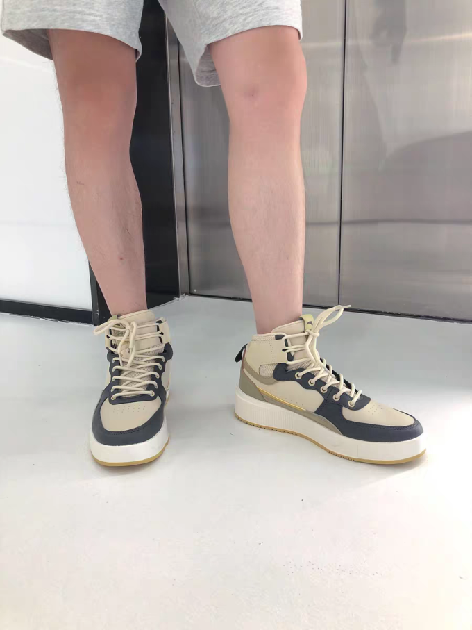 安踏休闲运动鞋