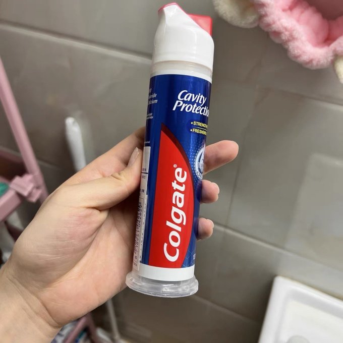 高露洁牙膏