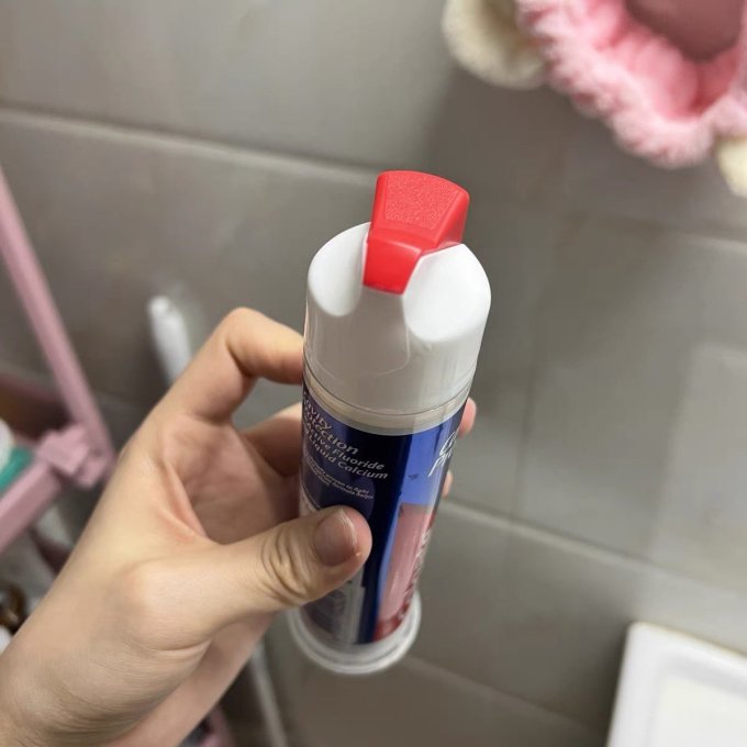 高露洁牙膏