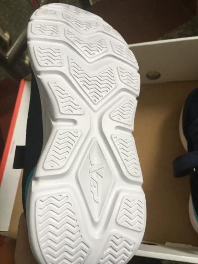 特步童鞋怎么样 鞋底也很软不错,适合跑步运动穿的鞋子!_什么值得买