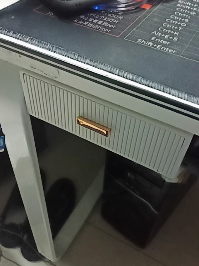多欧客厅置物架