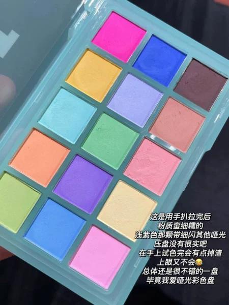 马卡龙的颜色非常仙气,性价比很高