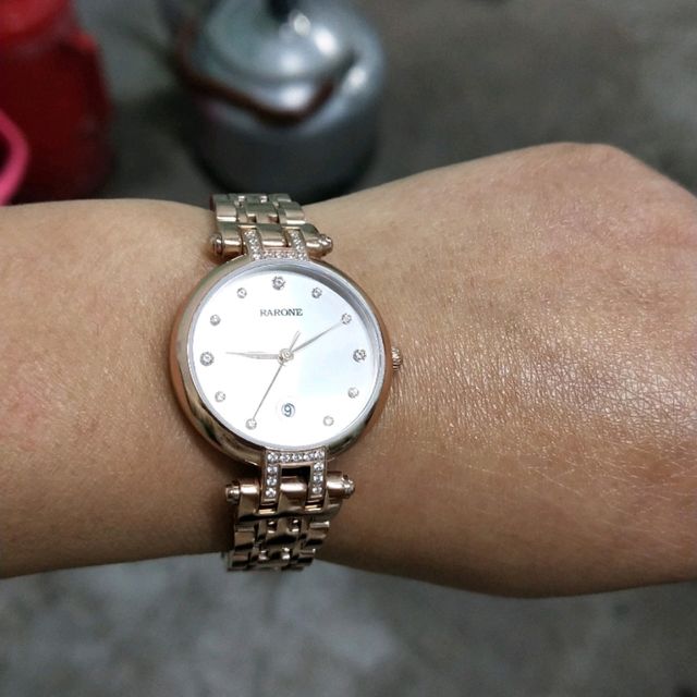 颜色很好看，玫瑰金的，我手腕比较细，取了