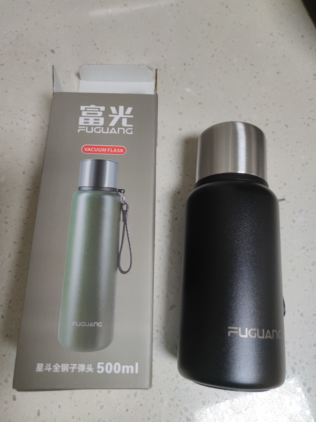 这款杯子保温效果相当好，24个小时开水还