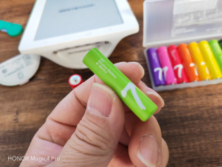 紫米7号彩虹电池价廉物美性能也不错