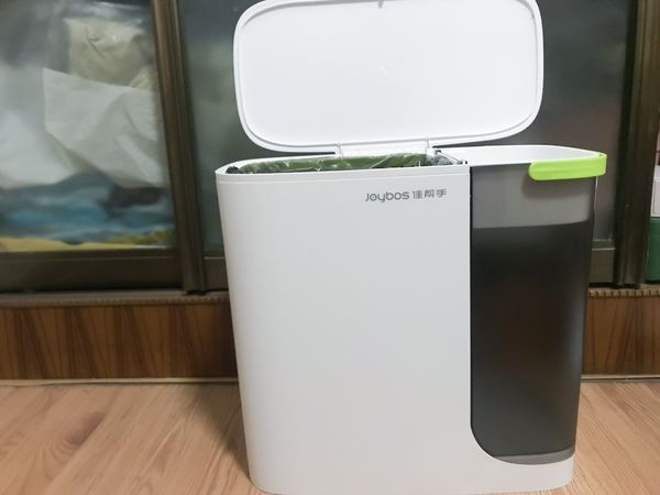 干湿分离垃圾桶
