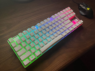樱桃MX8.2TKL，粉色机械键盘
