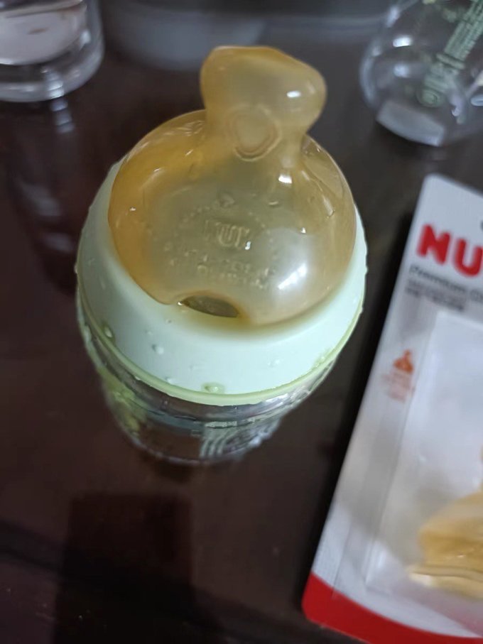 奶嘴