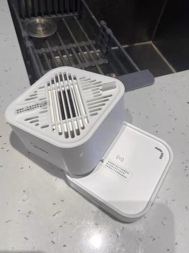 操作很简单，小巧轻便，净化效果很好，