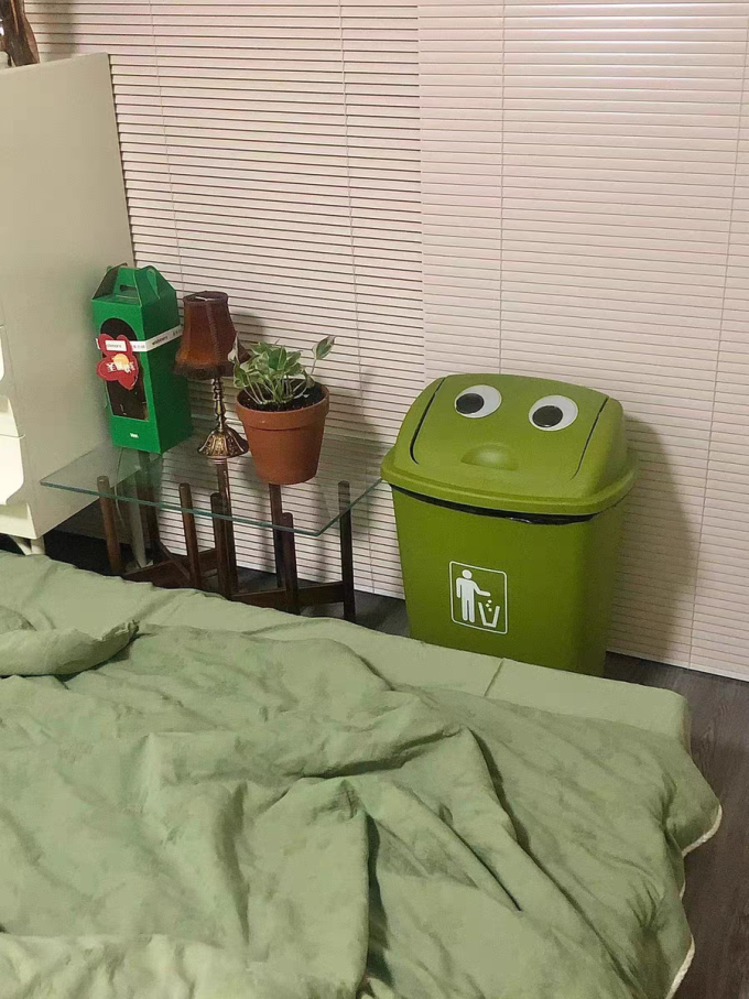 垃圾桶