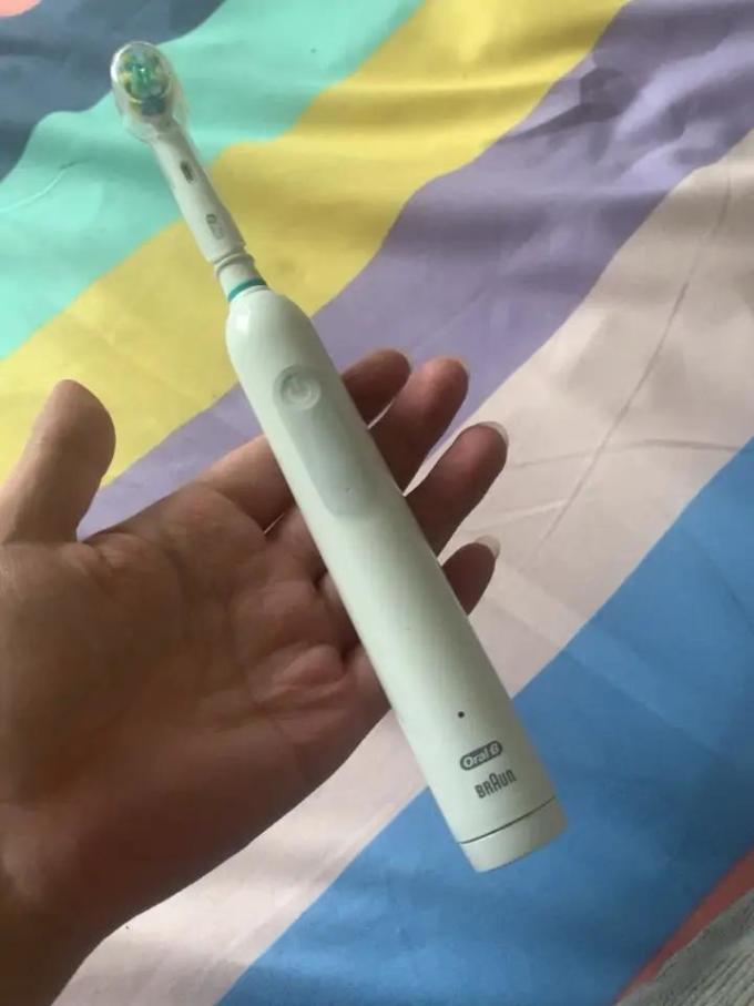 欧乐B电动牙刷