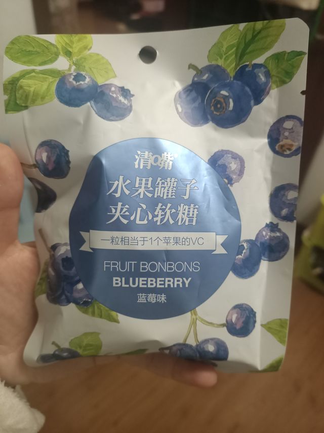 一口果味的夹心水果软糖