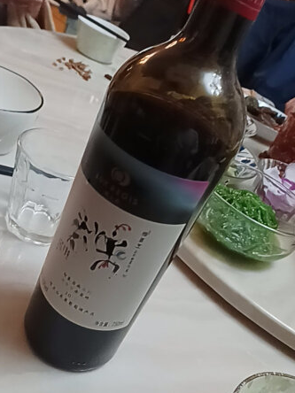 这款酒较之l细节，色泽更通透