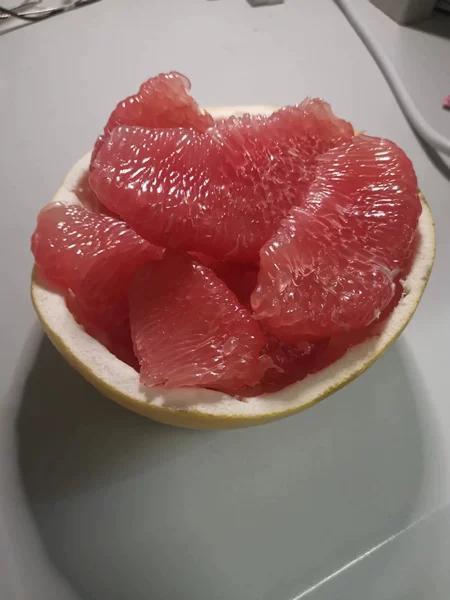 香甜多汁的红肉蜜柚