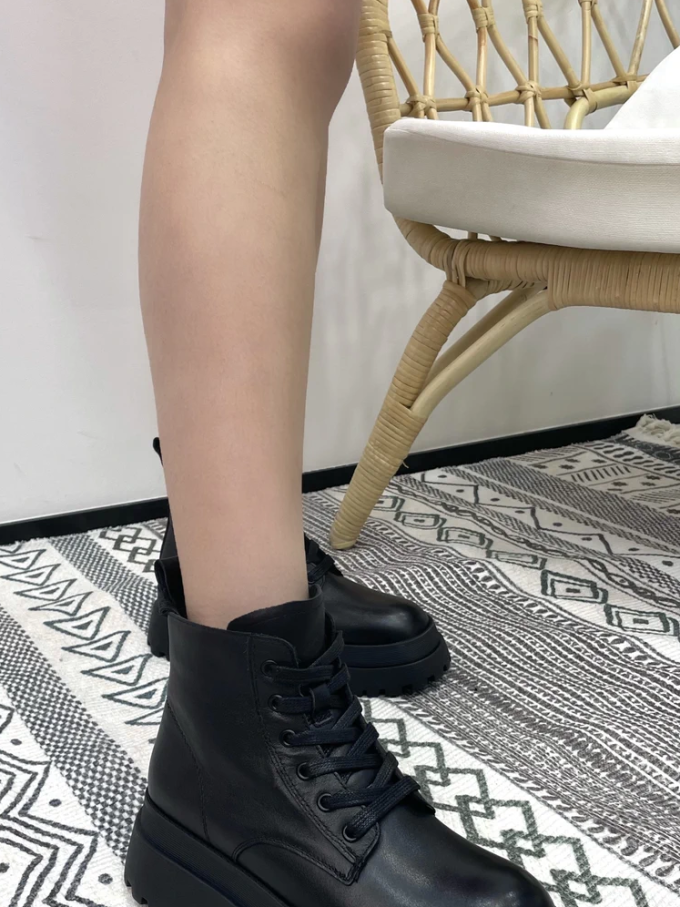 百丽中筒靴