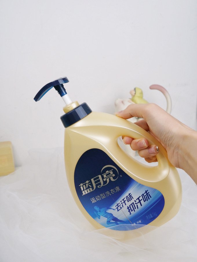 蓝月亮洗衣液