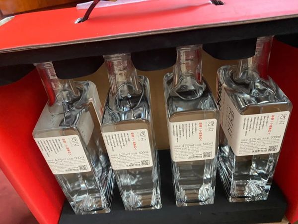 关云浓香型白酒，地道的纯粮食白酒
