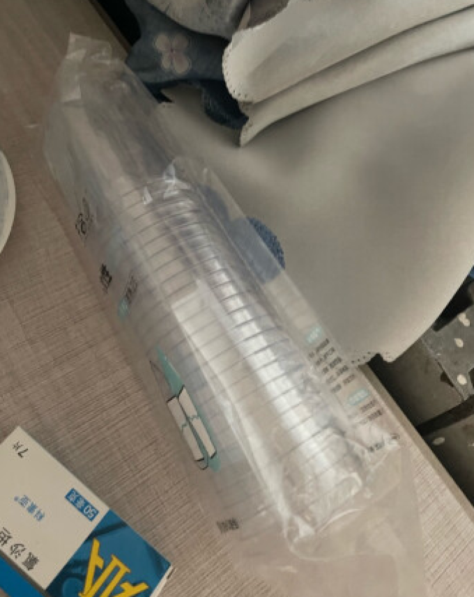 拾画一次性餐具