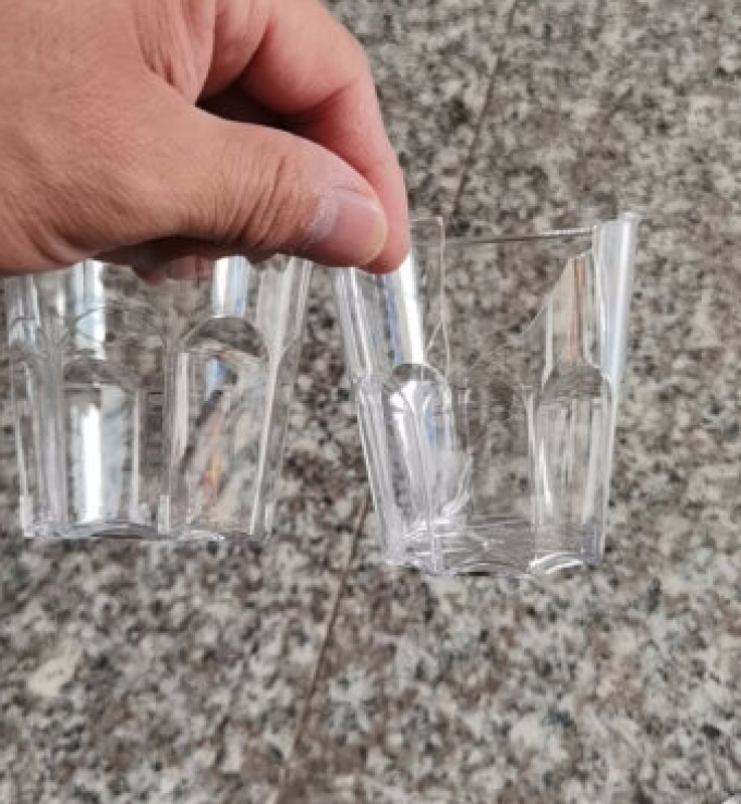 拾画一次性餐具