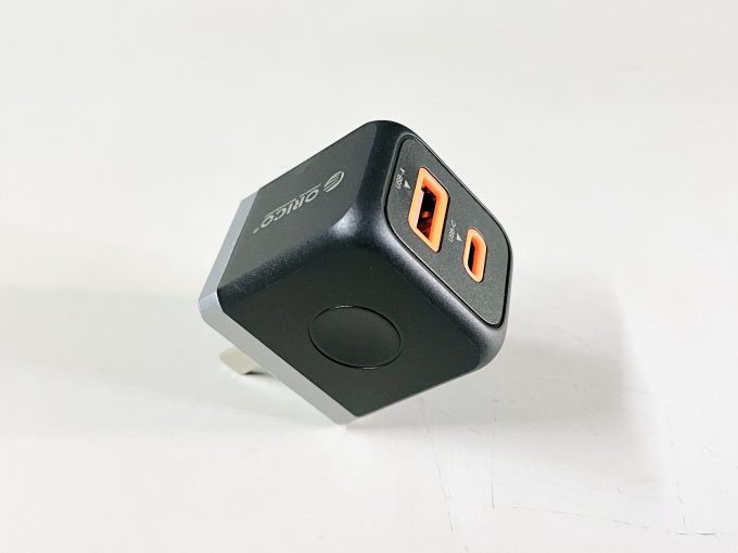 奥睿科充电器