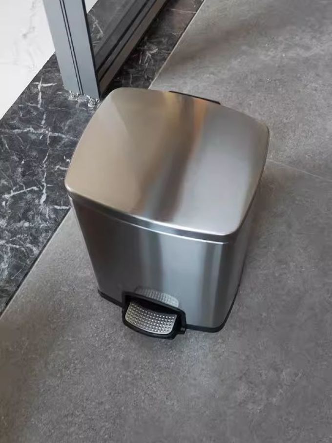 垃圾桶