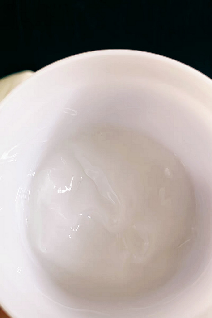 娥佩兰乳液面霜