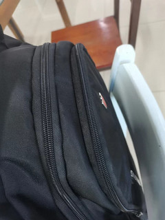 双肩包男士大容量商务旅行包电脑背包时尚潮