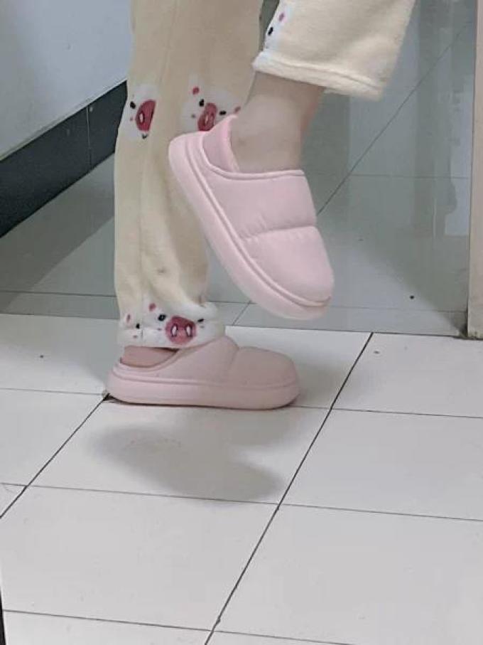女式拖鞋