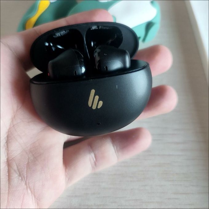 漫步者蓝牙耳机