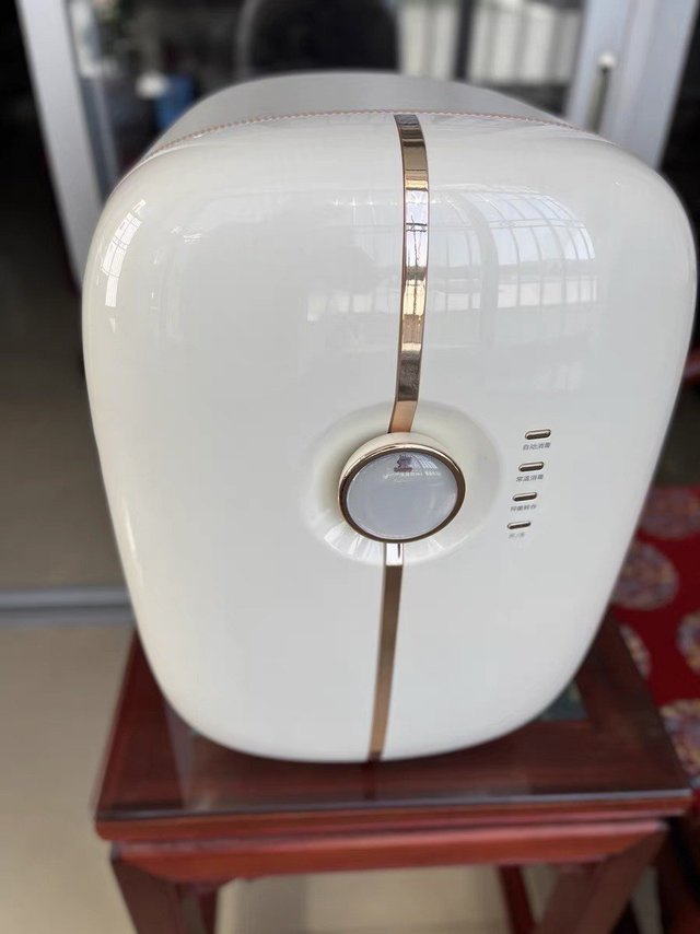 宝宝奶瓶二合一紫外线消毒器