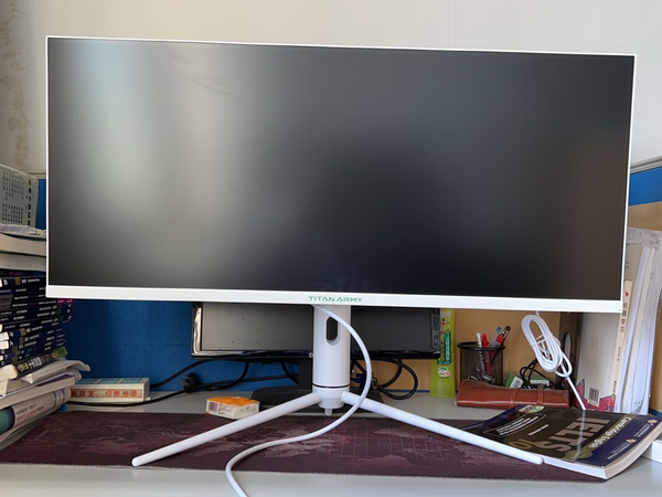 泰坦军团带鱼屏144Hz 电竞显示屏