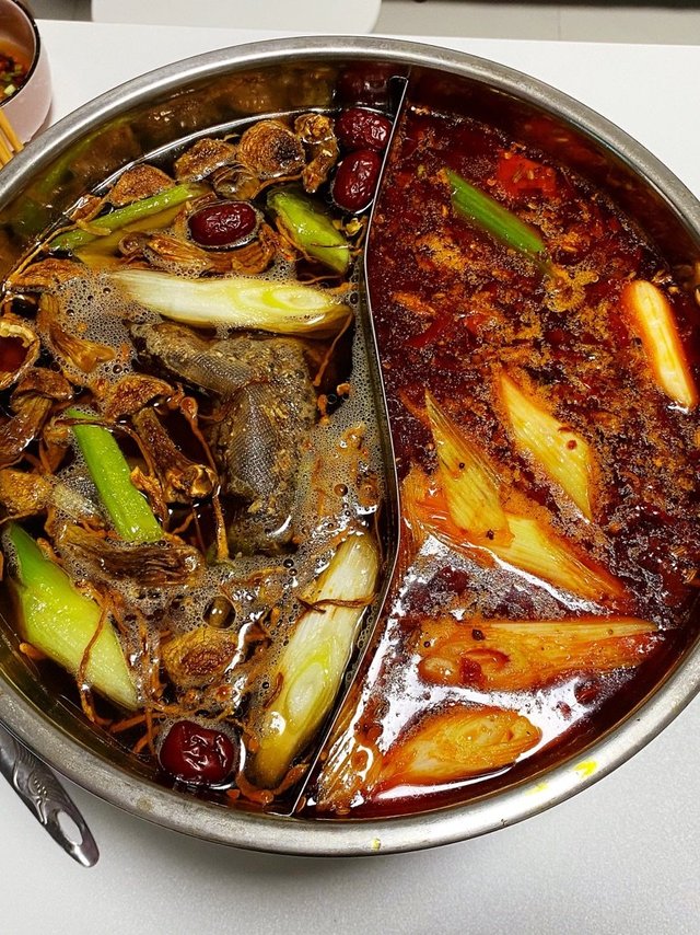 鸳鸯锅搭配，菌汤火锅底料