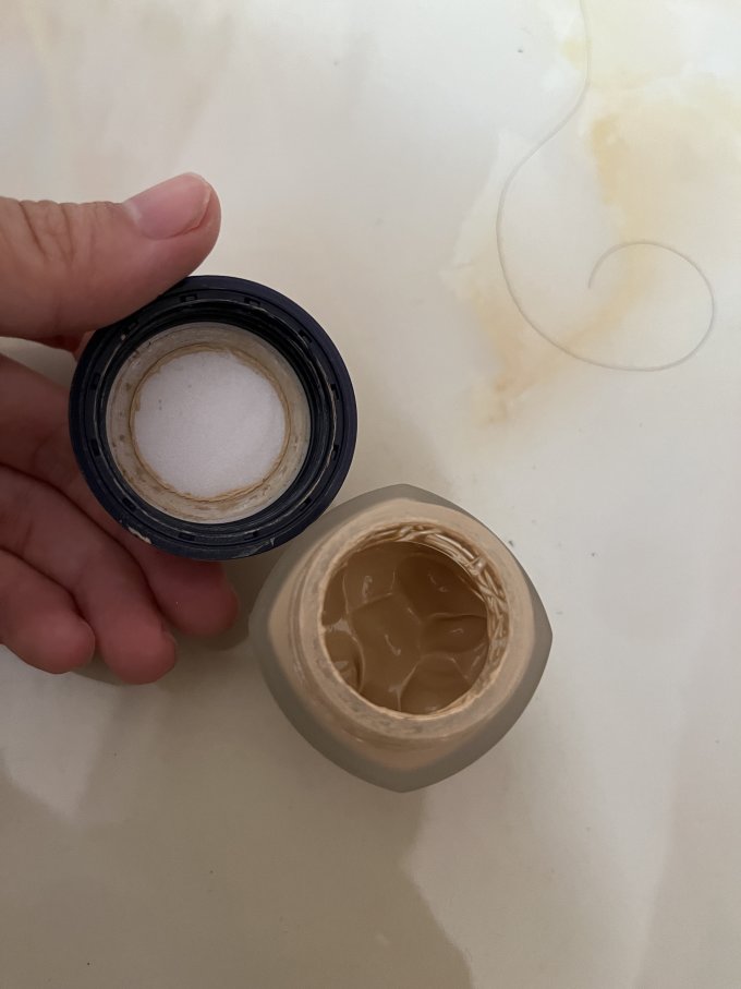 傲丽粉底液