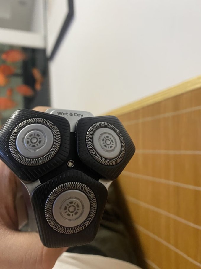 飞利浦电动剃须刀怎么样 刮胡刀很好用,外观也很好看,刀._什么值得买