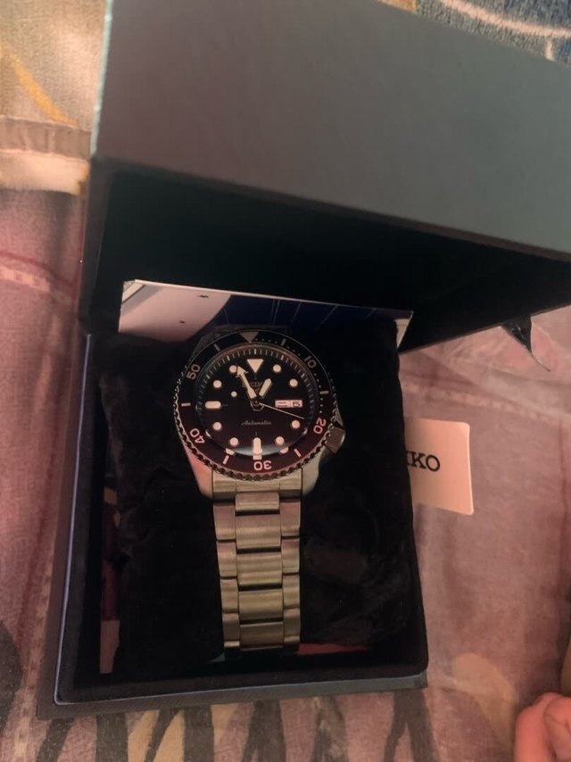 确实很不错,性价比高,适合各种年龄的人佩