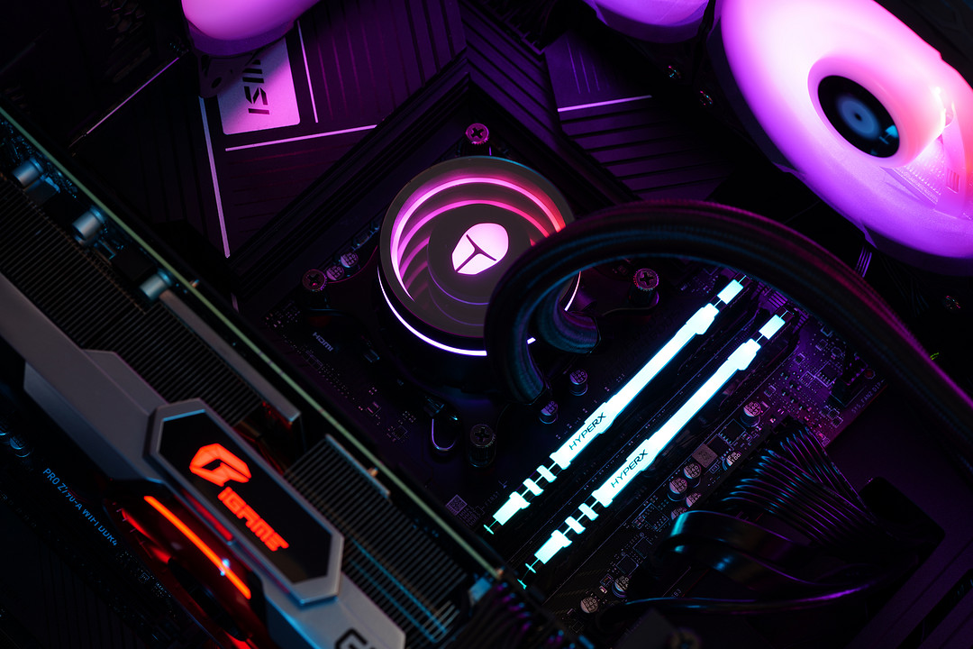 新品图赏：雷神 黑武士5 SHARK 游戏主机丨首发13代处理器，出色散热，畅玩大作