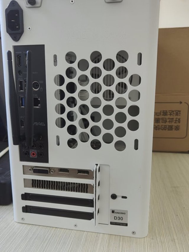 产品很好，一次点亮。快递服务也很好，主板