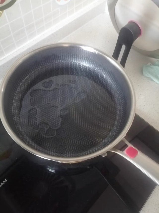 不锈钢不粘锅