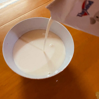 纽仕兰的牛奶，味道很醇厚，浓浓的