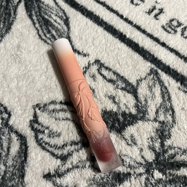 这个港式红梨色，谁涂谁好看