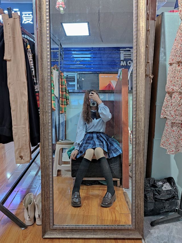 路上看到穿jk的少女会回头嘛！！