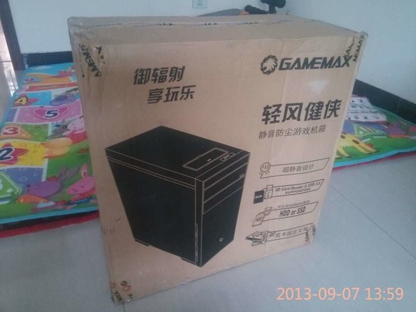 机箱不错。很厚实。很重。静音效果理想。连
