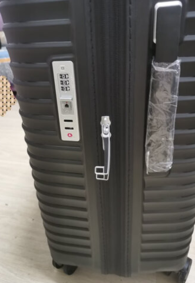 新秀丽拉杆箱