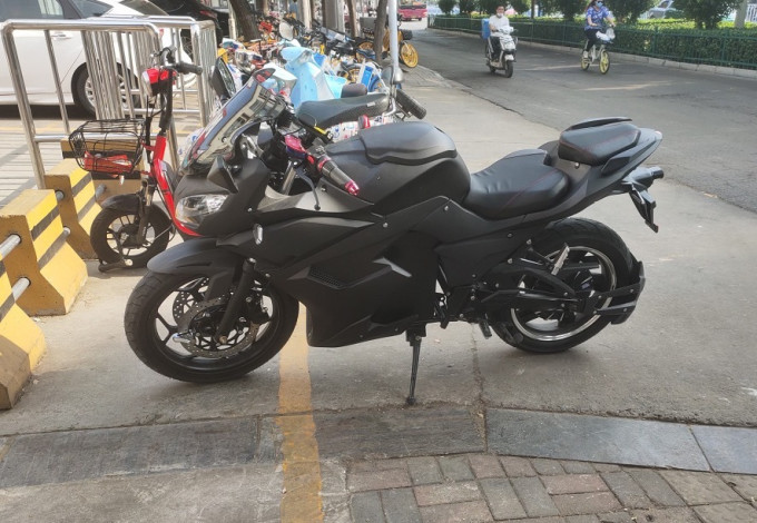 春风动力摩托车整车
