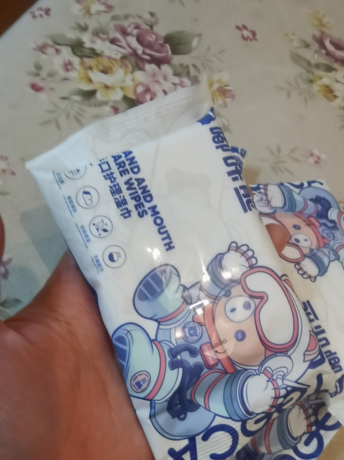 嘟咔熊湿纸巾