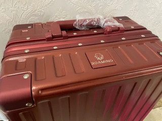 超级好用的宾语酒红色行李箱